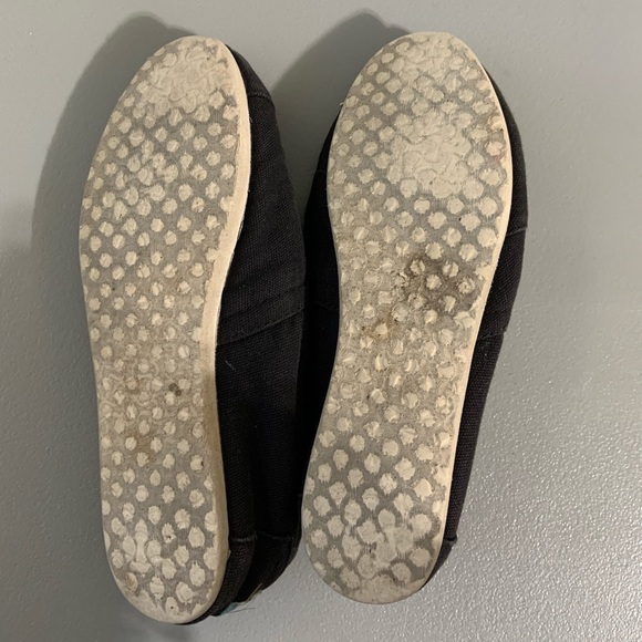 Toms - Picture 3 of 3